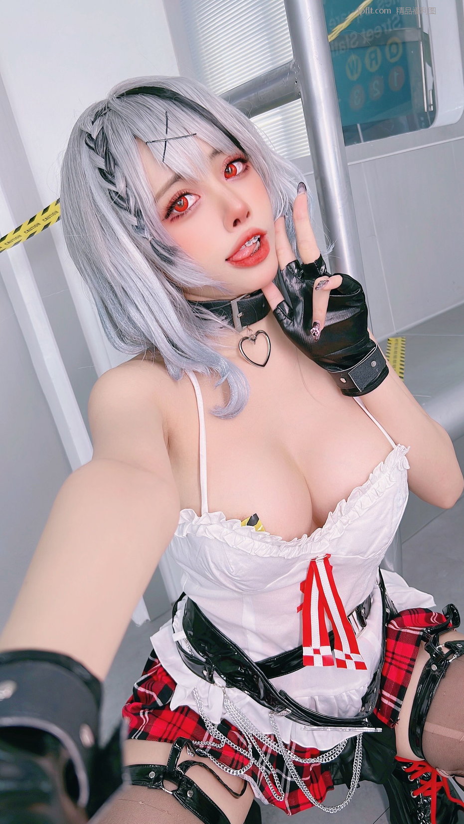 akamata ByoruӰ  Chloe Ӷװʽװȹ [ձCoser P.18