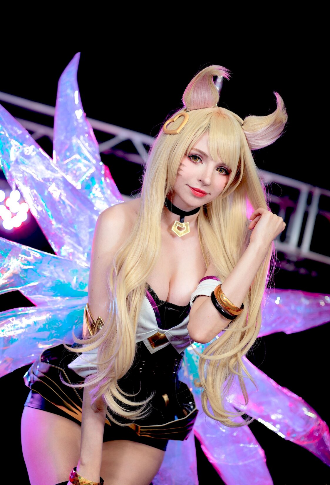 Ahri[League [CoserӰ] milkyPeachmilkyKDA ŮVol.Peach  /142P ɫ˿ ͼ ofegends] P.1 